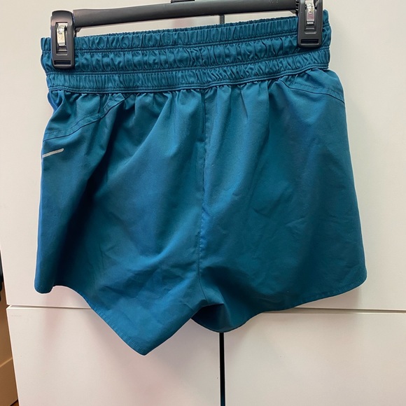 all in motion shorts - Picture 2 of 2